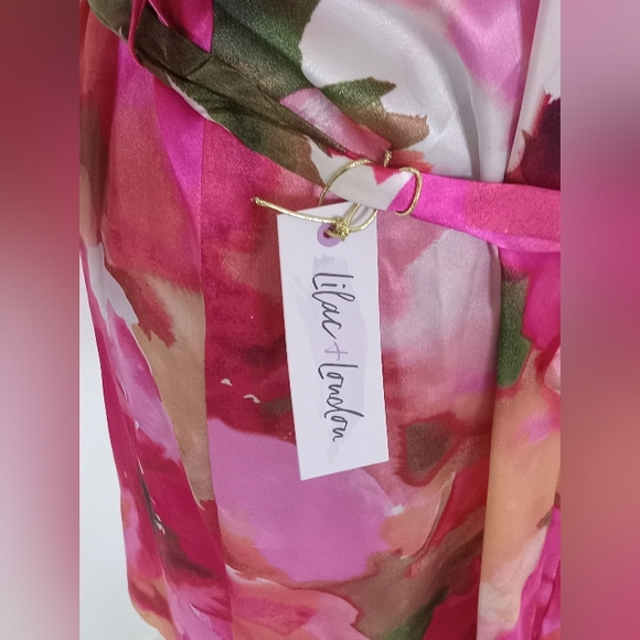 Lilac & London - Beautiful Soft & Cozy Robe - Picture 3 of 9